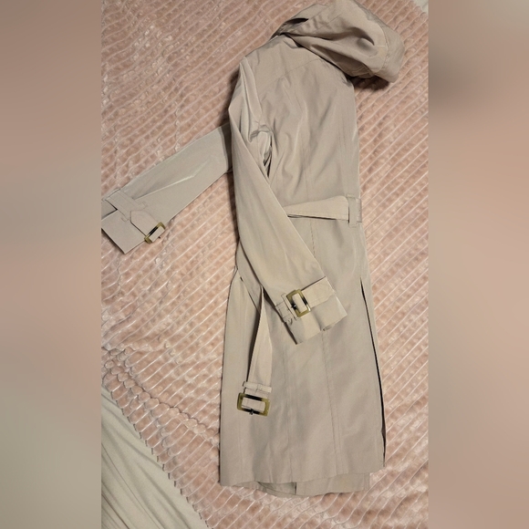 London Fog Light Tan Trench Coat - Picture 2 of 3
